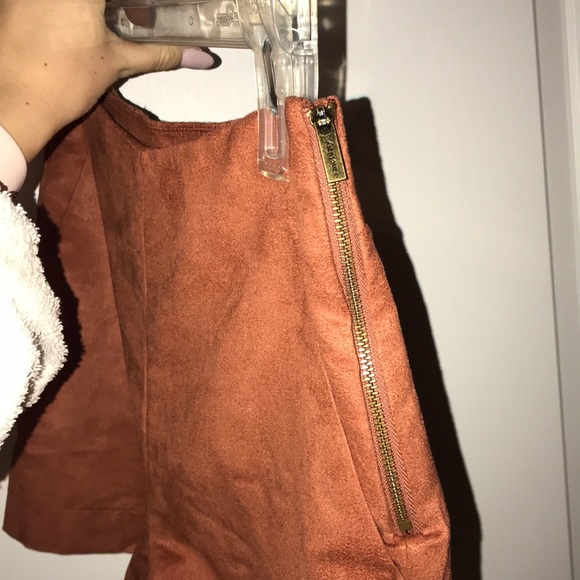 High wasted burnt orange shorts - Picture 2 of 3